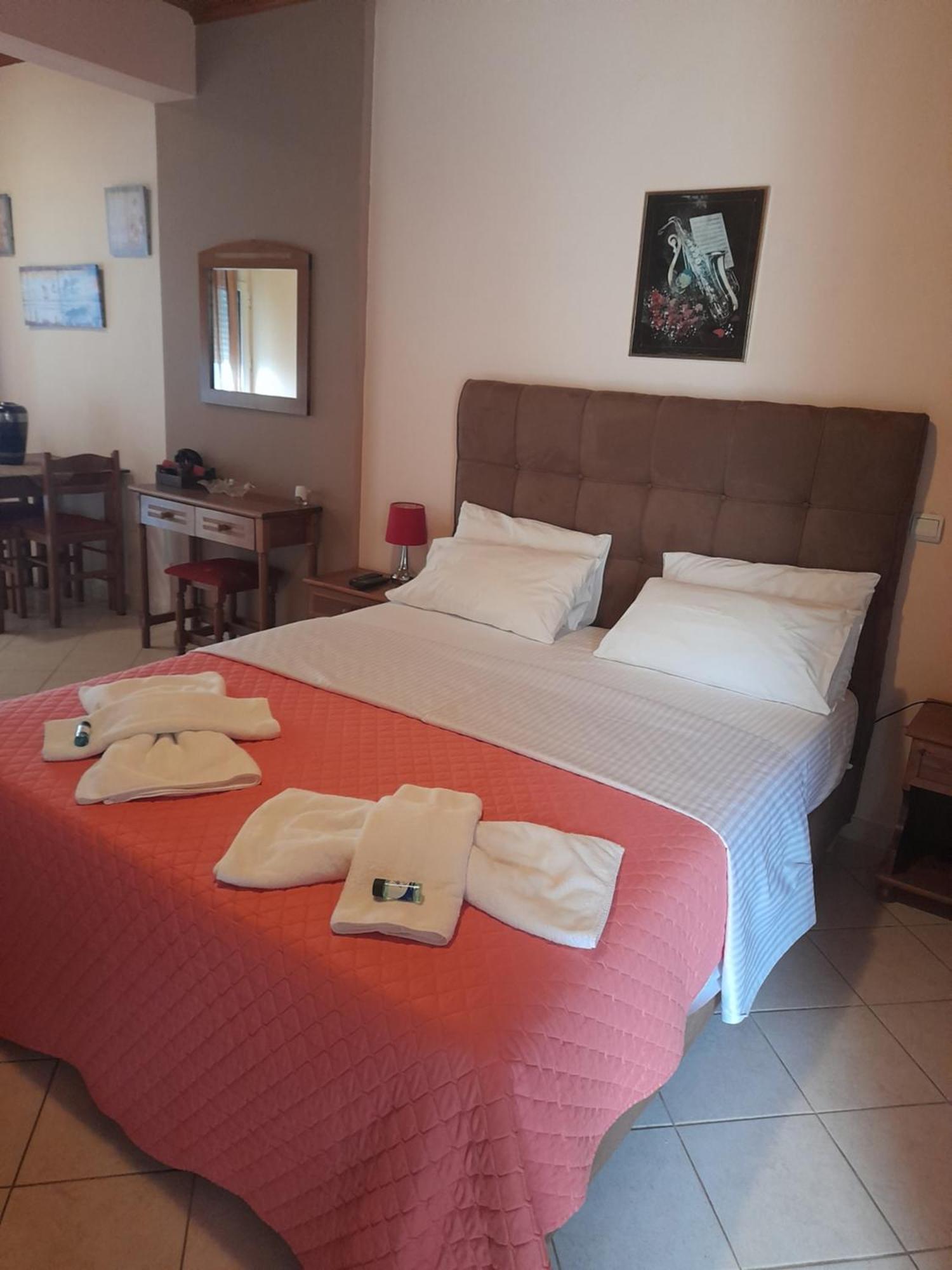 Aparthotel Delfini Akhladherí Zewnętrze zdjęcie