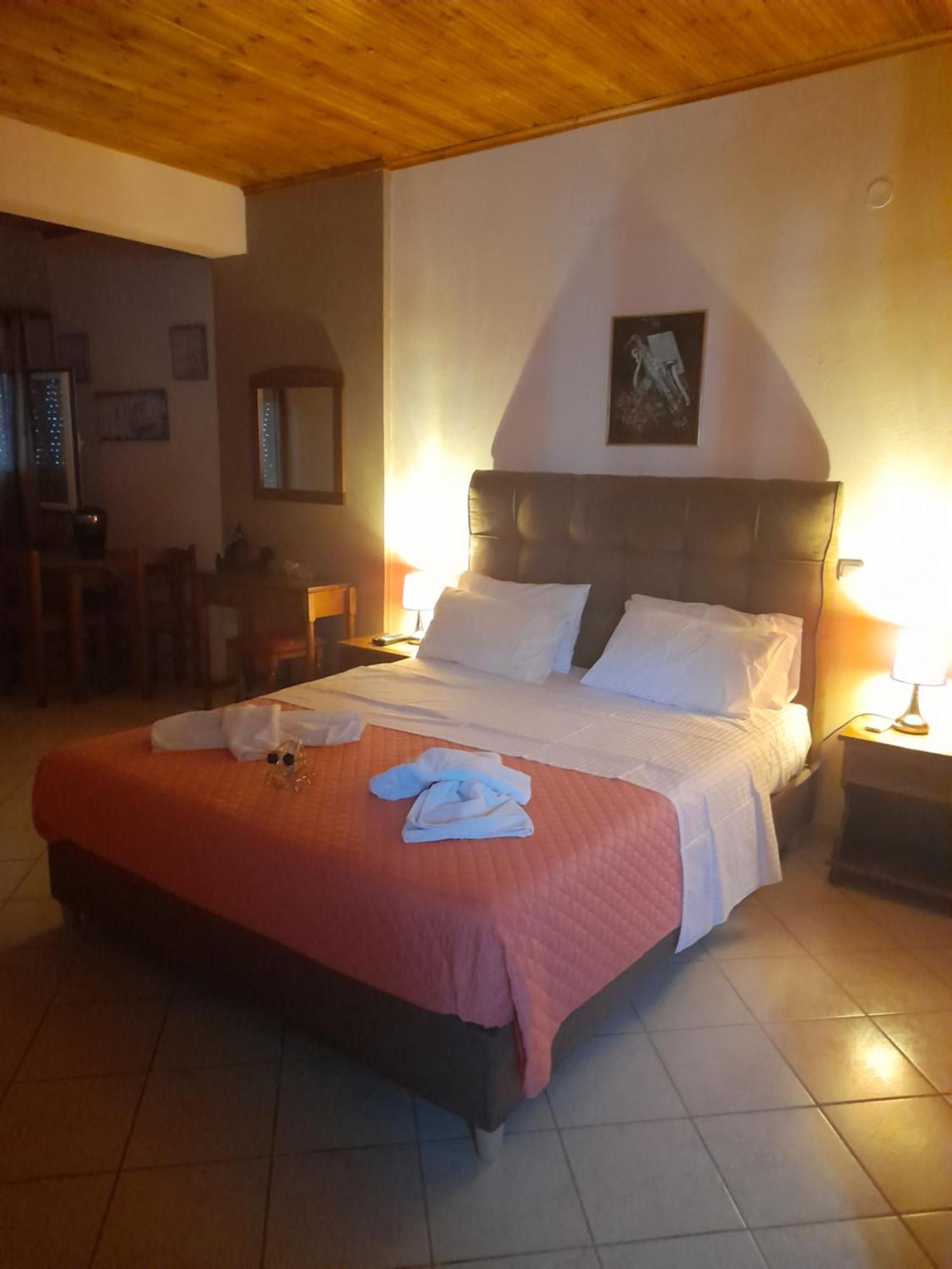 Aparthotel Delfini Akhladherí Zewnętrze zdjęcie